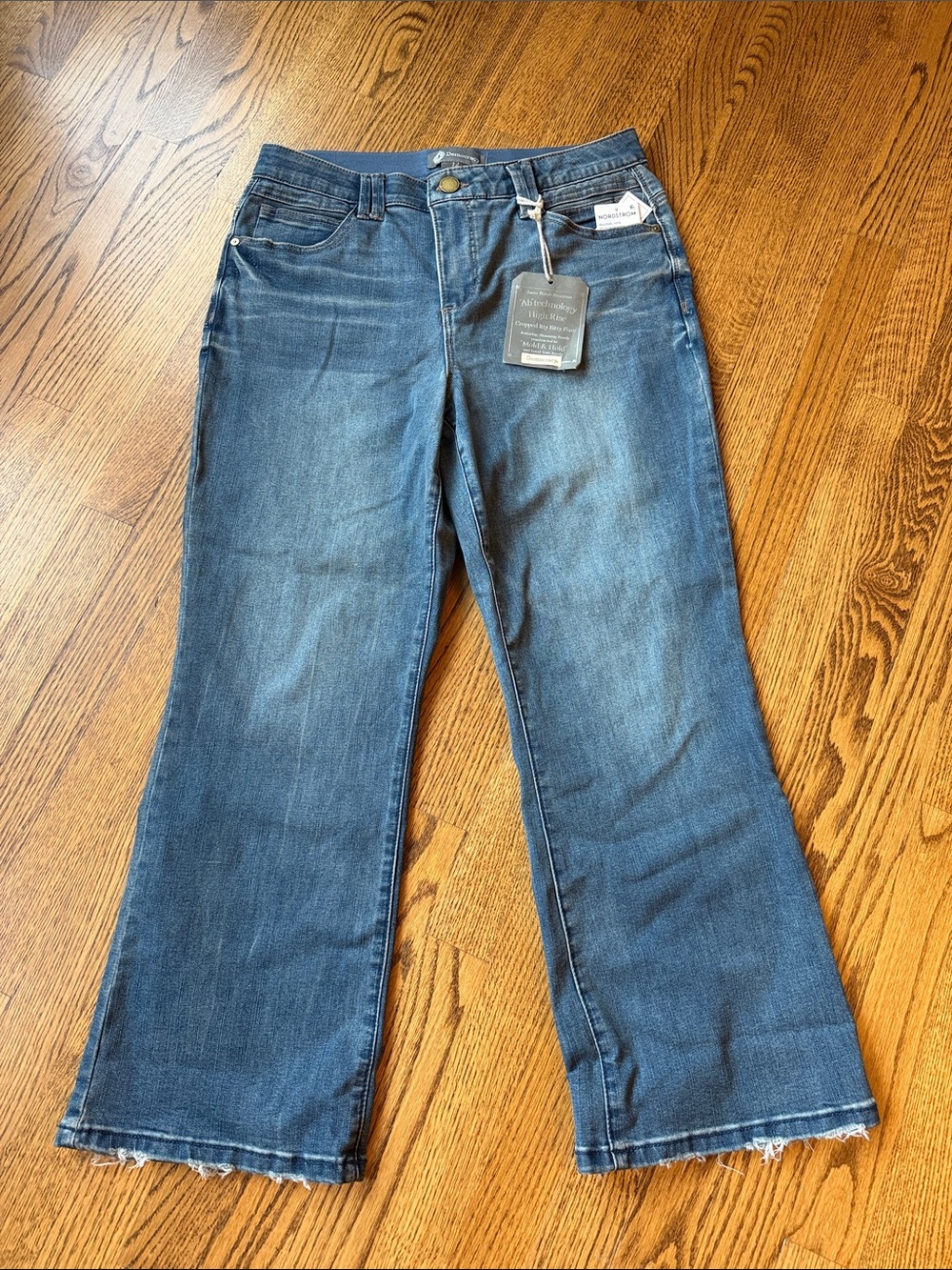 NWT Democracy Women's Cropped Itty Bitty Flare jeans